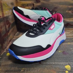 Women Puma athletic shoes size 9.5 like new
